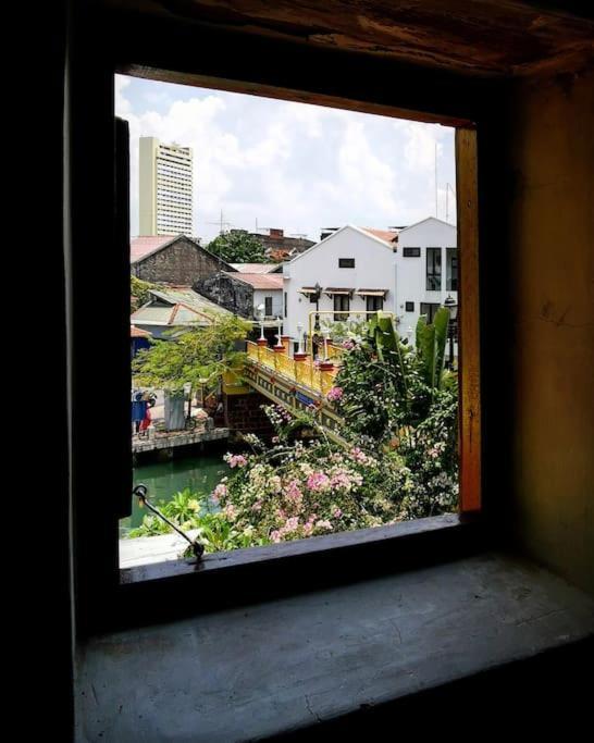 Leju 21 樂居 Explore Malacca From A Riverside House Buitenkant foto