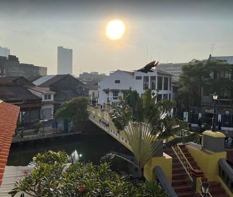Leju 21 樂居 Explore Malacca From A Riverside House Buitenkant foto